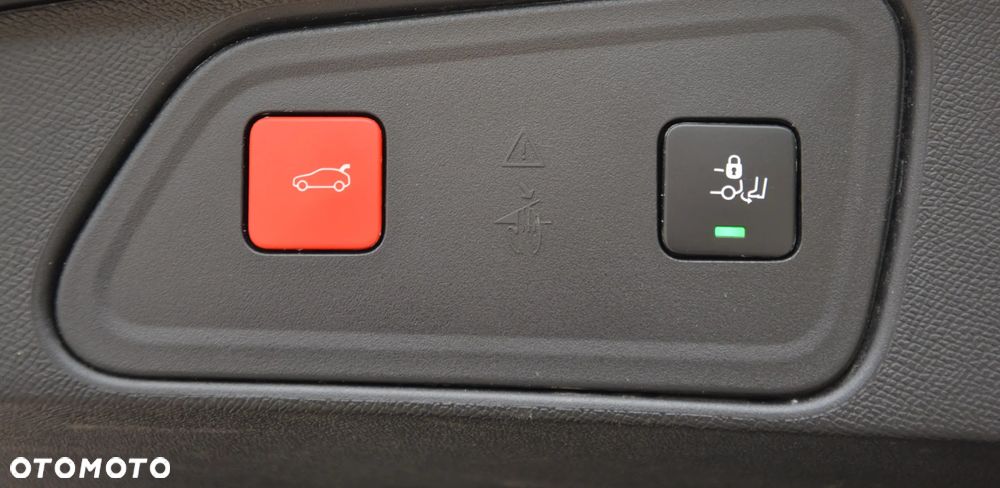 Peugeot 3008 Plug-In Hybrid4 300 e-EAT8 GT - 10