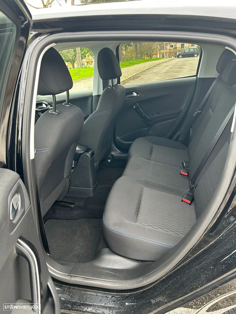Peugeot 208 1.5 BlueHDi Signature - 9