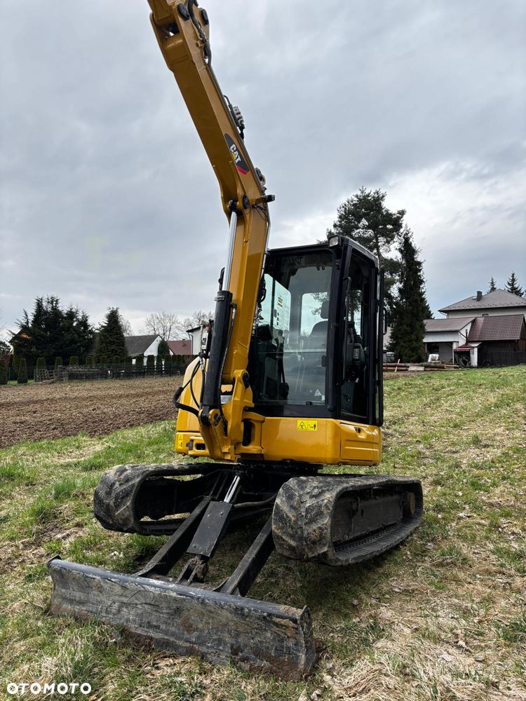 Caterpillar - 38