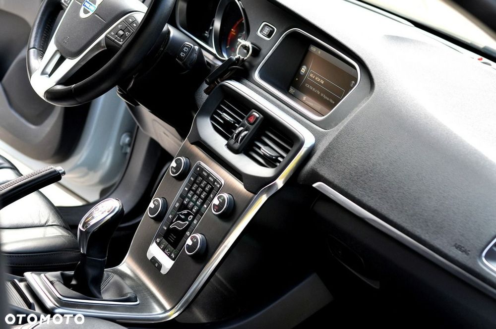 Volvo V40 D2 Summum - 13
