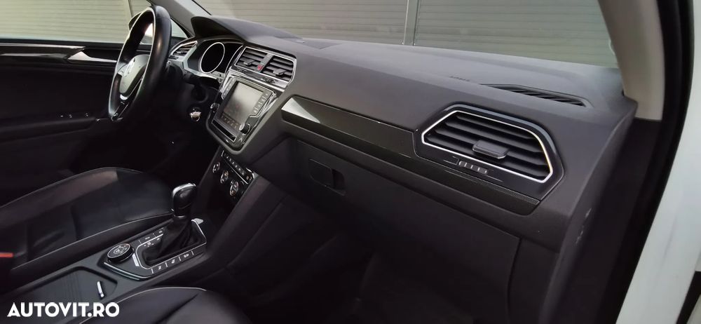 Volkswagen Tiguan 2.0 TDI SCR 4MOTION DSG R-Line - 16