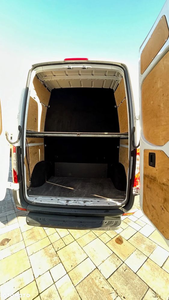 Mercedes-Benz Sprinter - 13