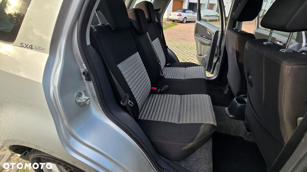 Suzuki SX4 1.6 Comfort - 14