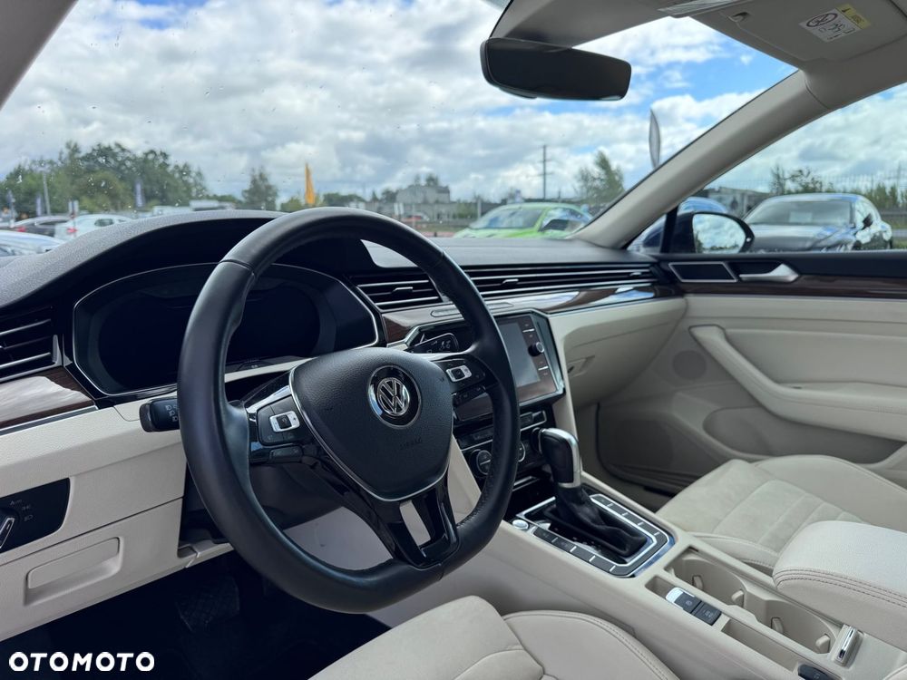 Volkswagen Passat - 10