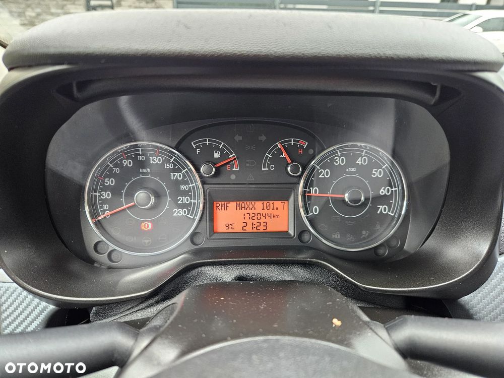 Fiat Punto ver-1-4-easy-s-s - 16