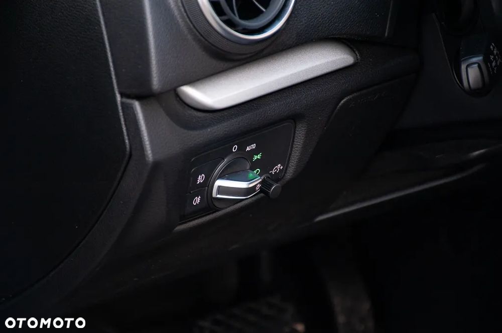 Audi A3 Sportback 1.6 TDI (clean diesel) S tronic S line Sportpaket - 38