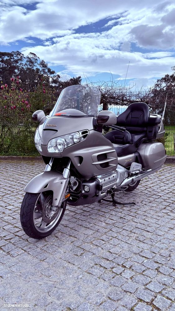 Honda Goldwing - 10
