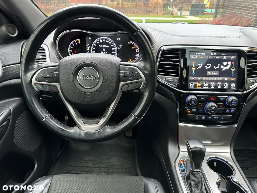 Jeep Grand Cherokee - 16