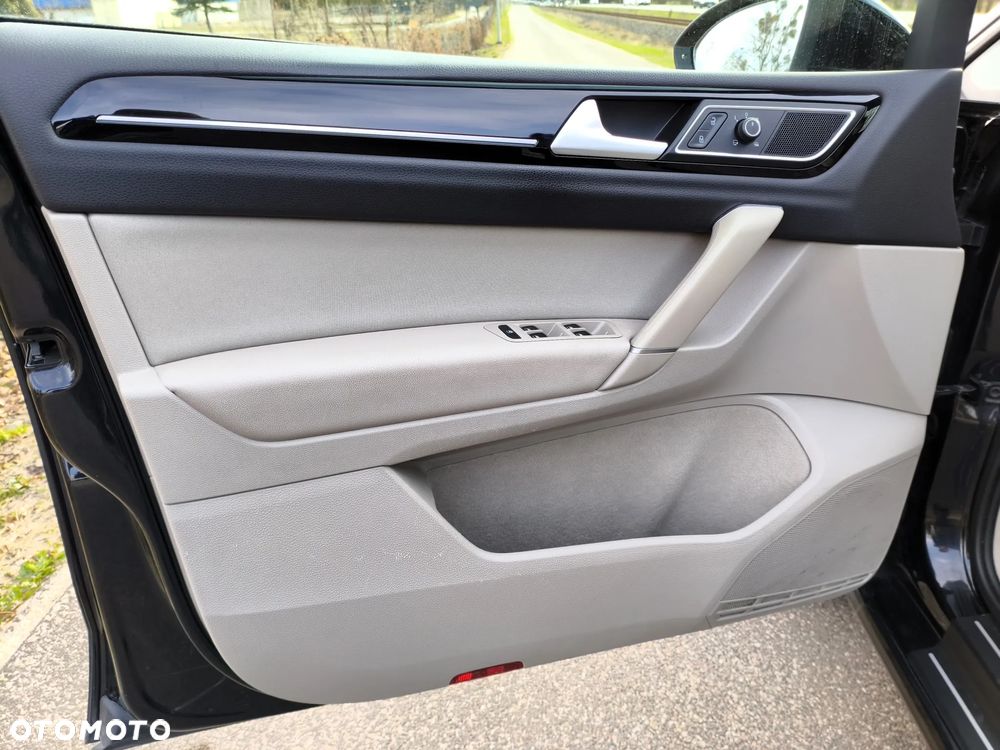 Volkswagen Golf Sportsvan - 19