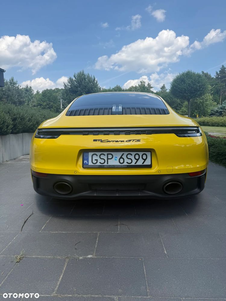 Porsche 911 Carrera GTS - 4