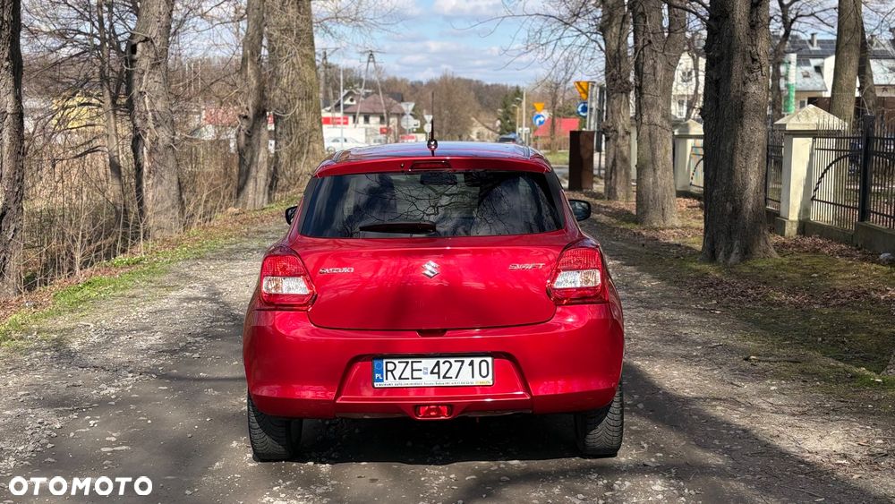 Suzuki Swift 1.2 Premium Plus - 4