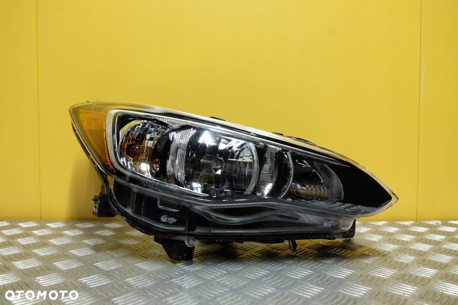SUBARU XV IMPREZA LIFT 2017 2018- REFLEKTOR LAMPA PRAWA 5C USA - 1