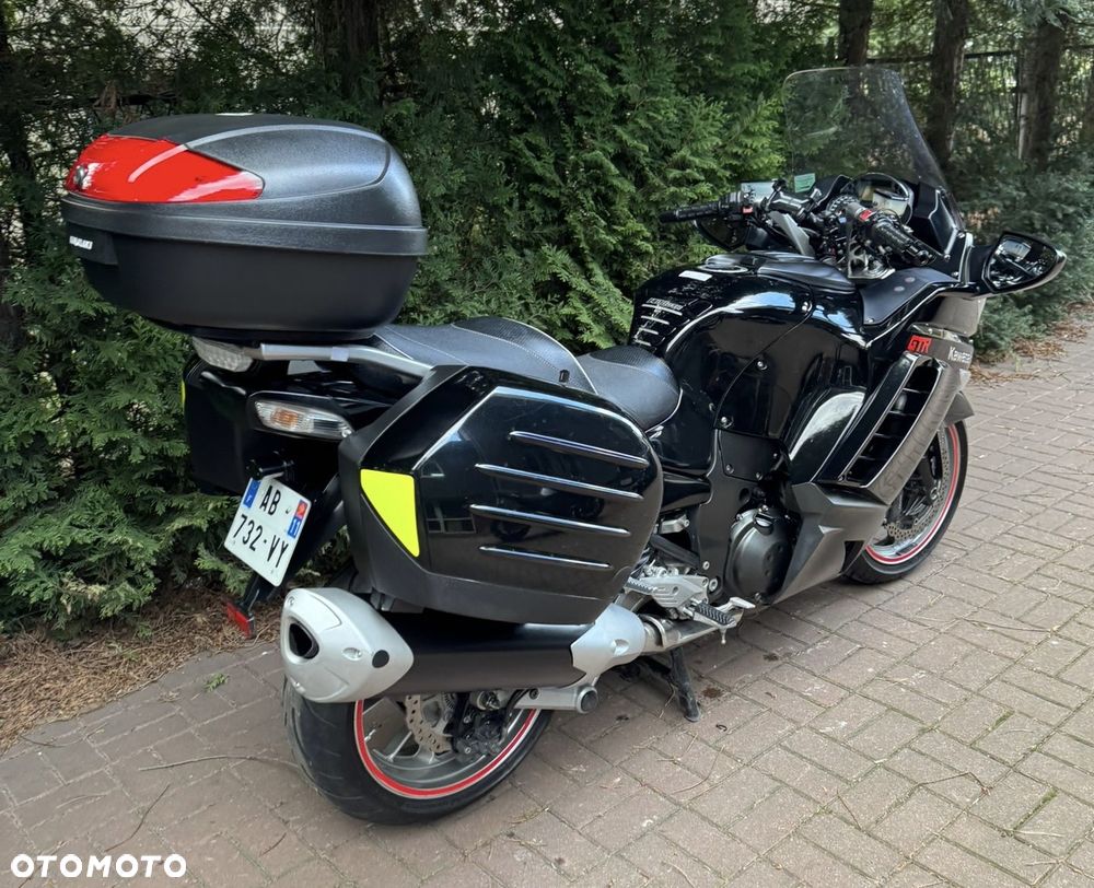 Kawasaki GTR - 3
