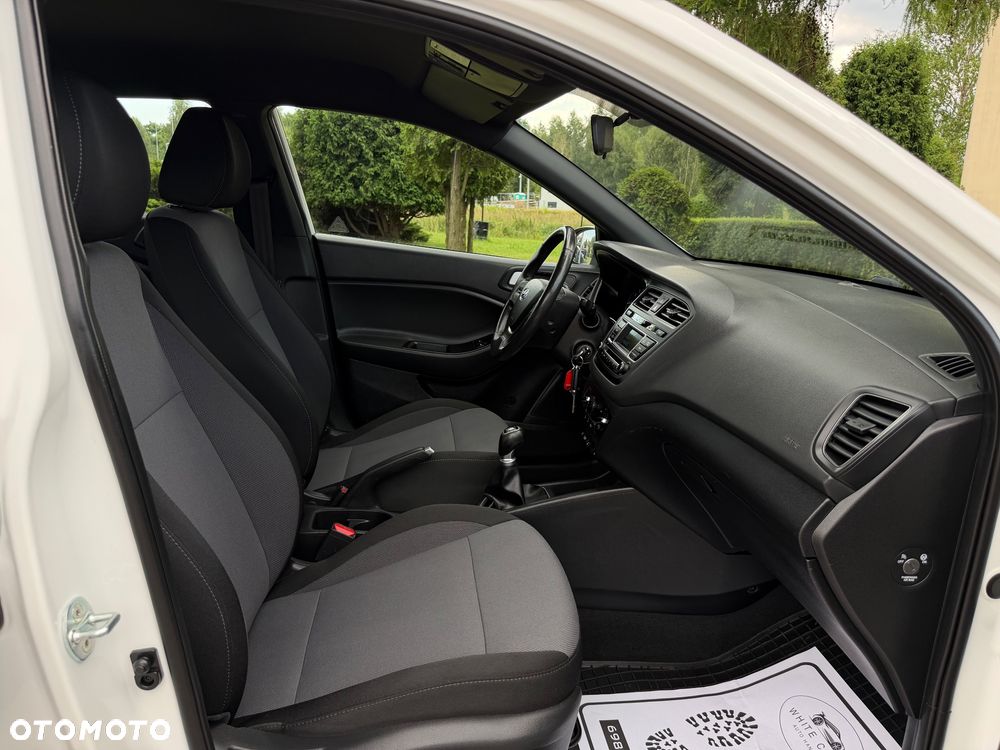 Hyundai i20 1.2 Passion - 38