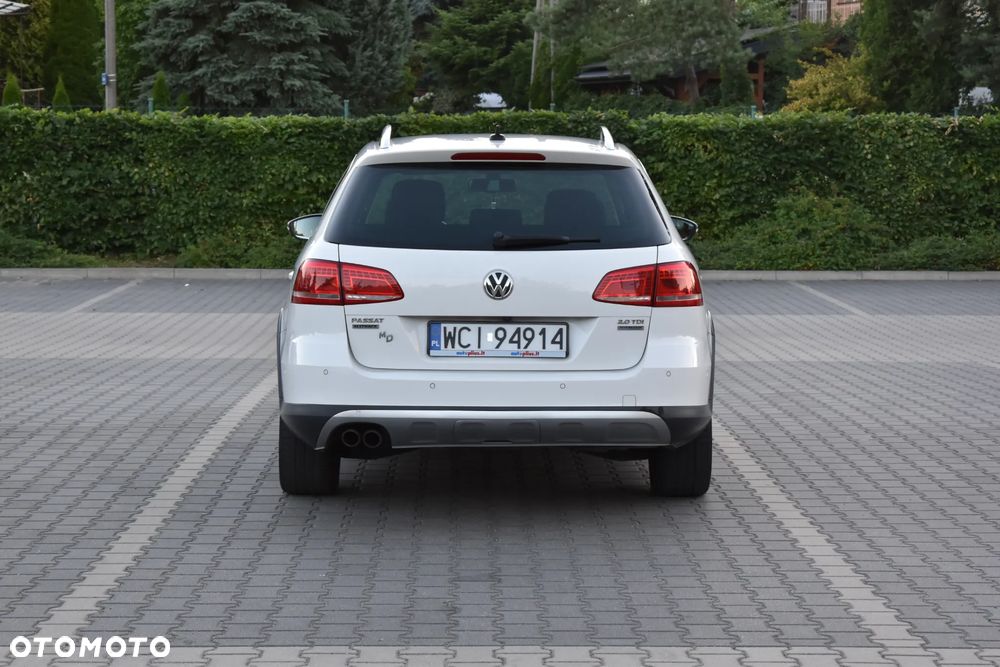 Volkswagen Passat 2.0 TDI BlueMotion Technology Exclusive - 9
