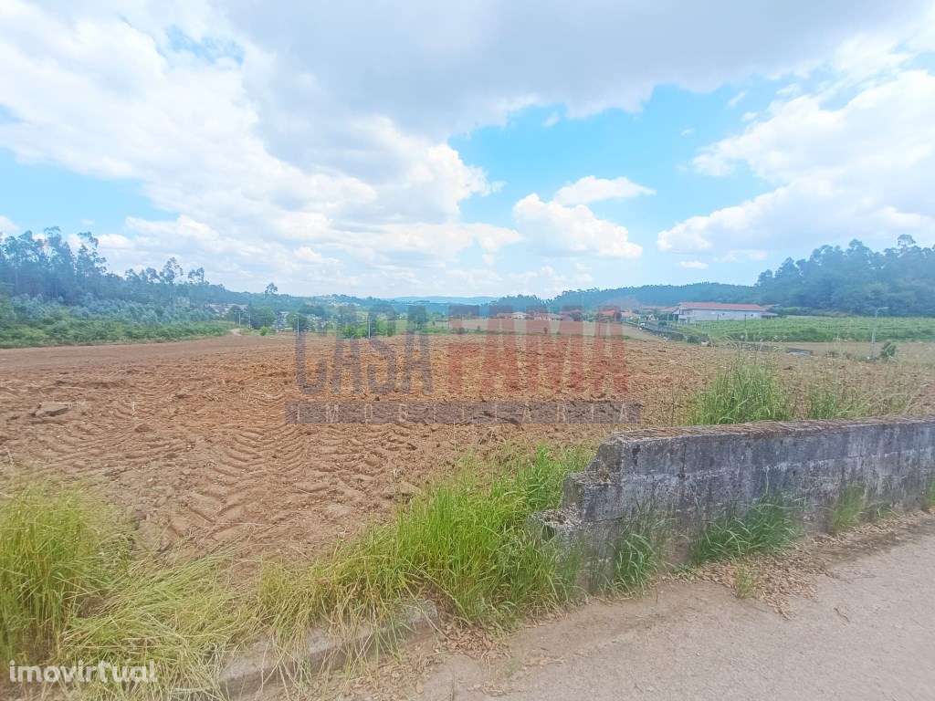 Terreno em Vilarinho das Cambas - Vila Nova de Famalicão - Grande imagem: 2/7