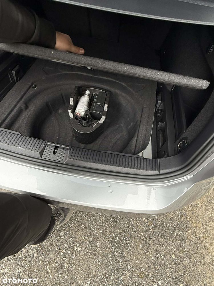 Volkswagen Passat - 14