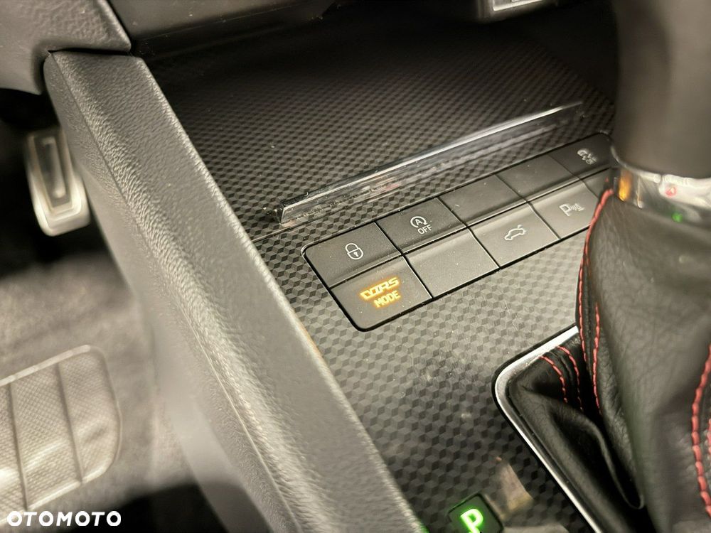 Skoda Octavia 2.0 TDI RS Challenge DSG - 31