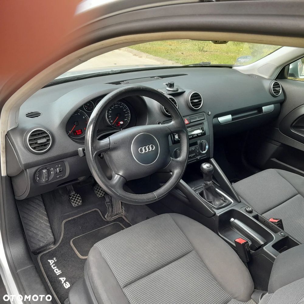 Audi A3 3-drzwiowe 1.6 Ambiente - 7