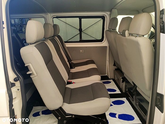 Volkswagen Caravelle - 36