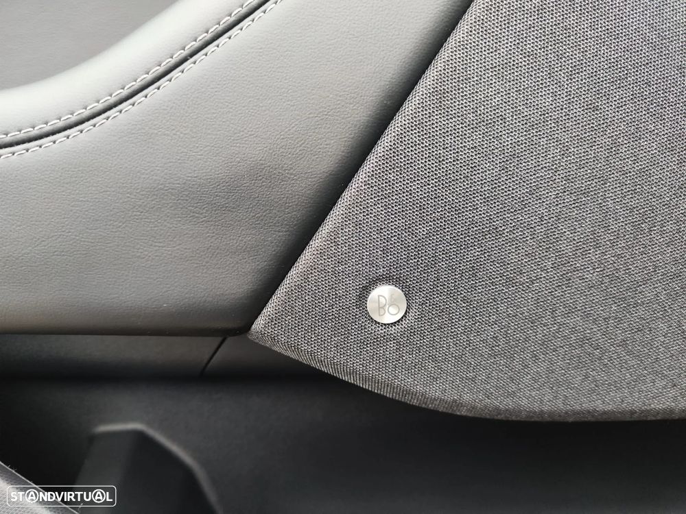 Ford Mustang Mach-E 75.7 kWh Base - 19