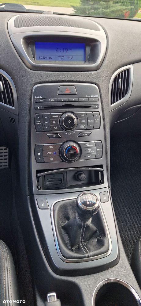 Hyundai Genesis Coupe 2.0 T - 4