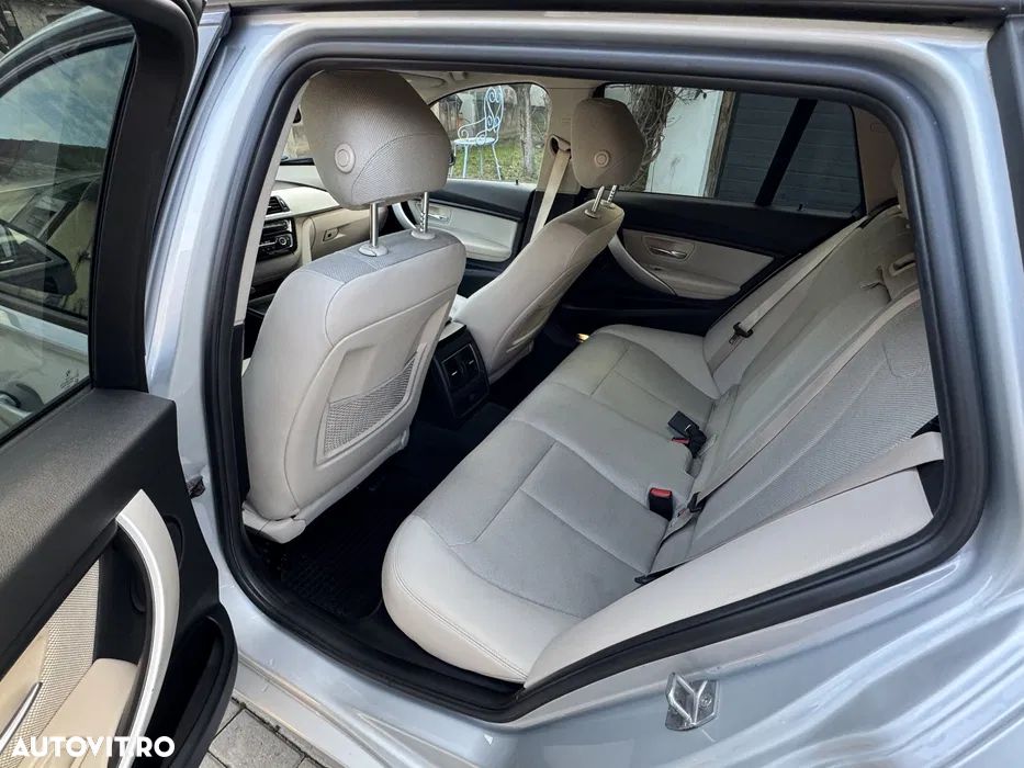 BMW Seria 3 318d Aut. Luxury Line - 7