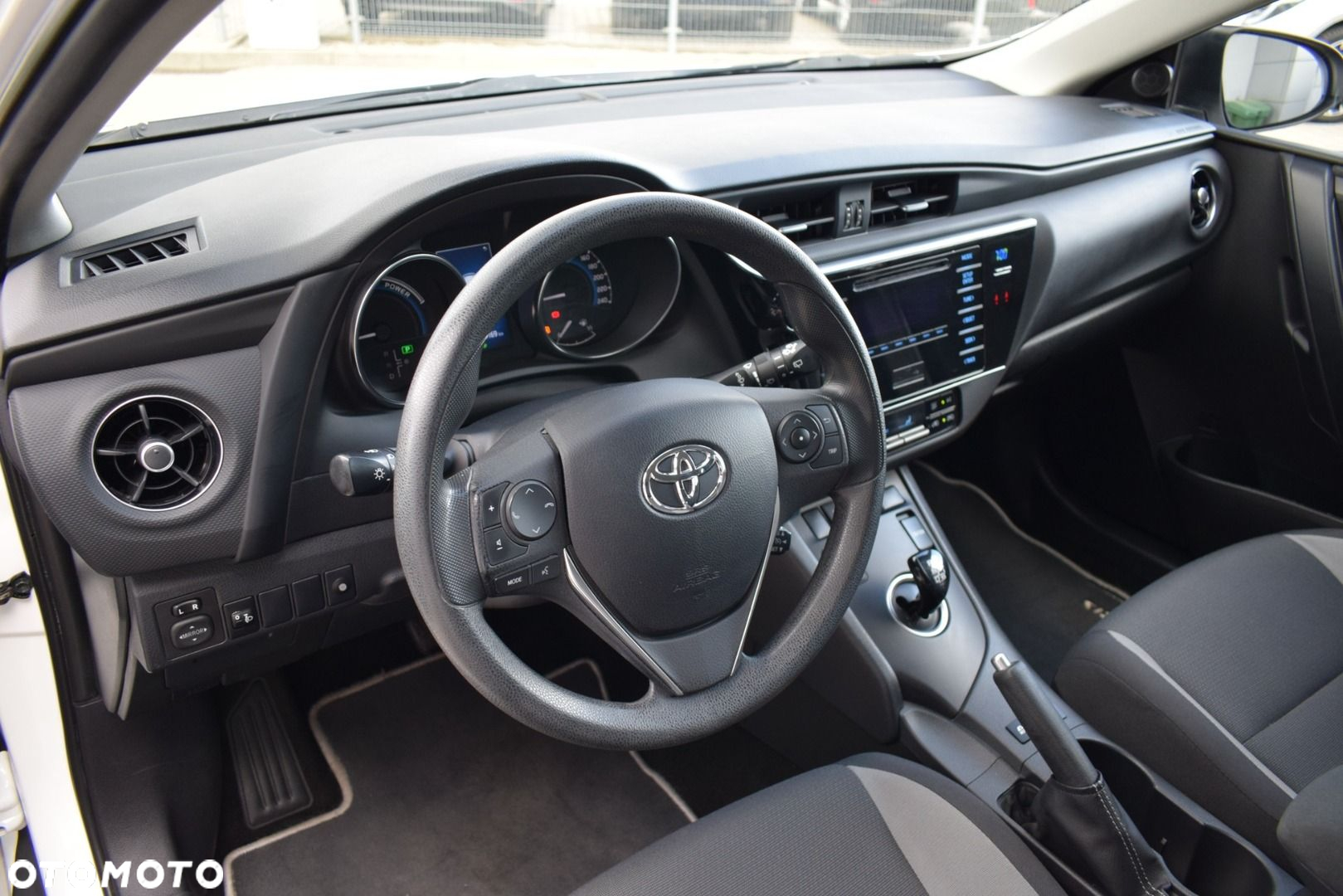 Toyota Auris - 14