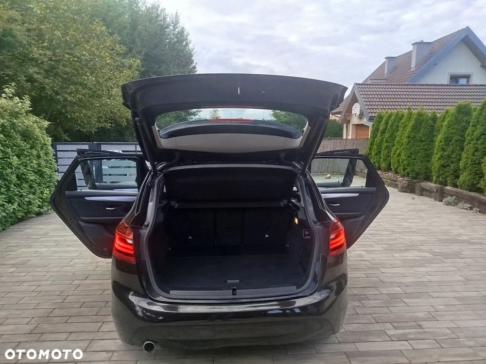 BMW Seria 2 216d - 10
