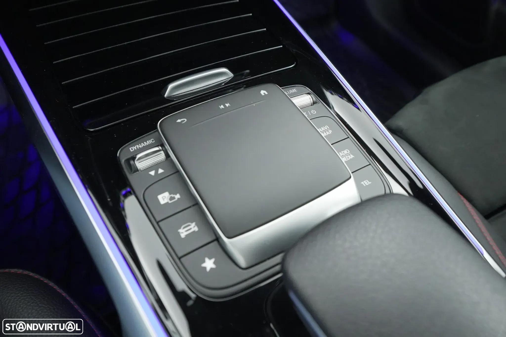 Mercedes-Benz GLB 200 d AMG Line - 24