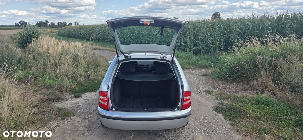 Skoda Fabia 1.4 16V Ambiente - 9