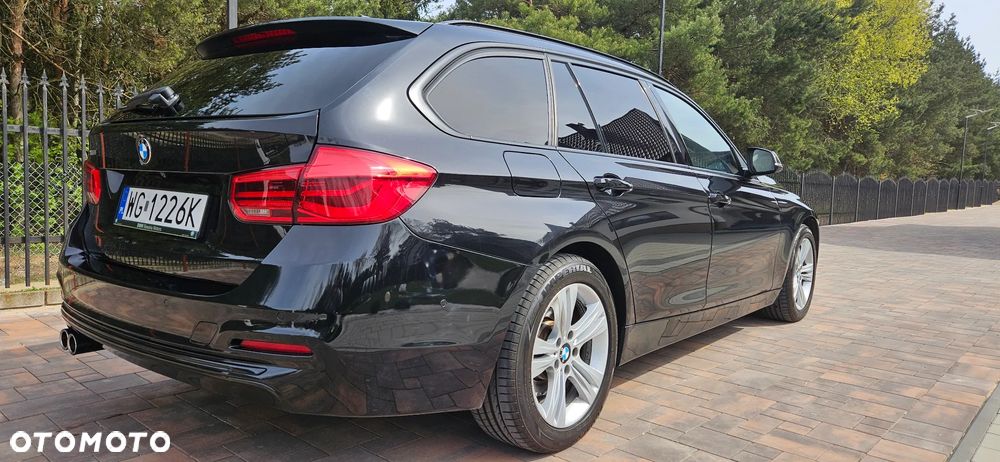 BMW Seria 3 320i - 4