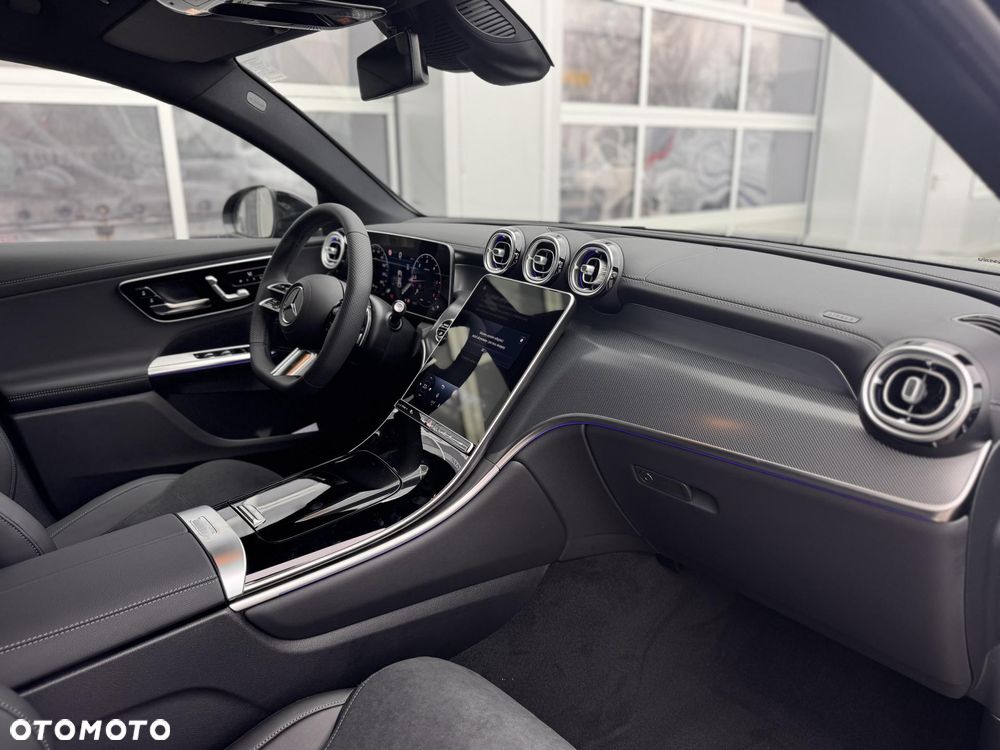 Mercedes-Benz GLC 220 d 4Matic 9G-TRONIC AMG Line Advanced - 17