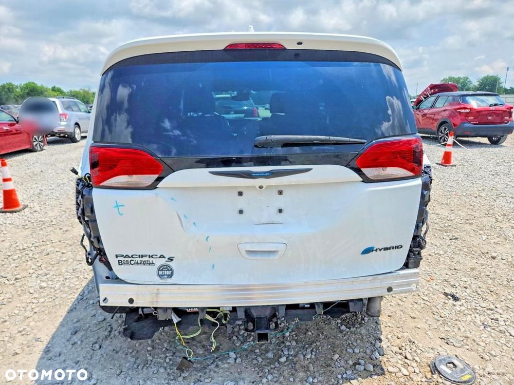 Chrysler Pacifica - 6