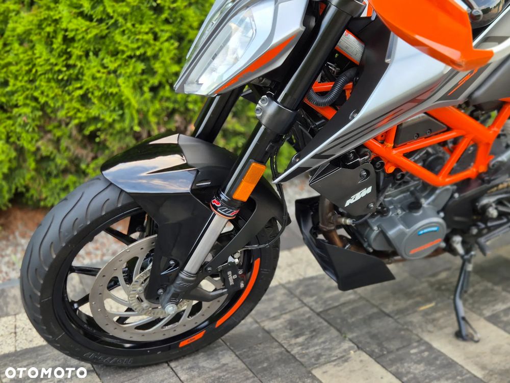 KTM Duke 125 - 25