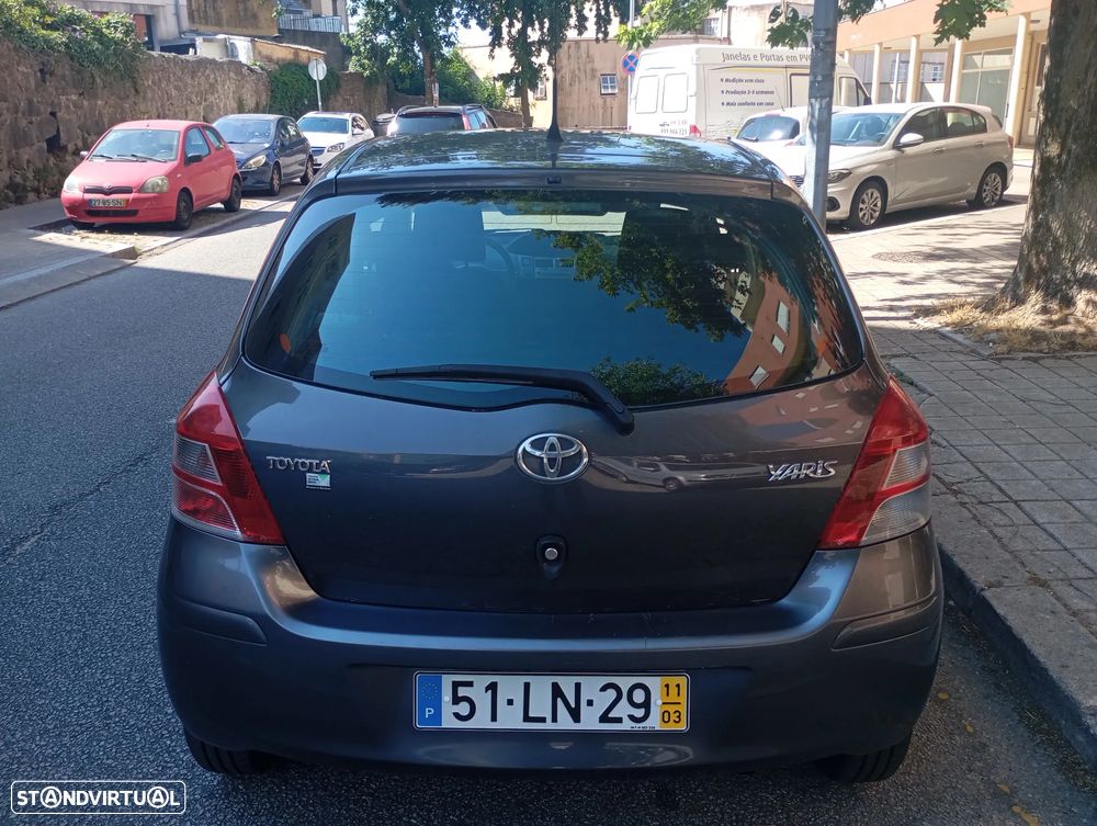 Toyota Yaris 1.0 VVT-i Comfort+P.Style - 2