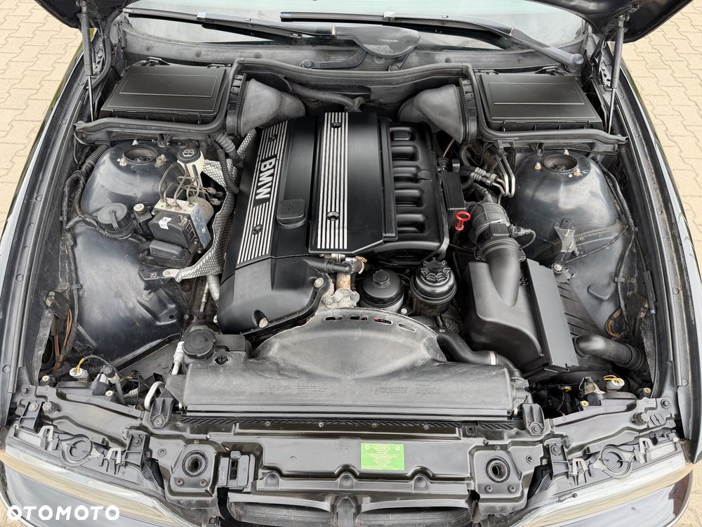 BMW Seria 5 520i - 8