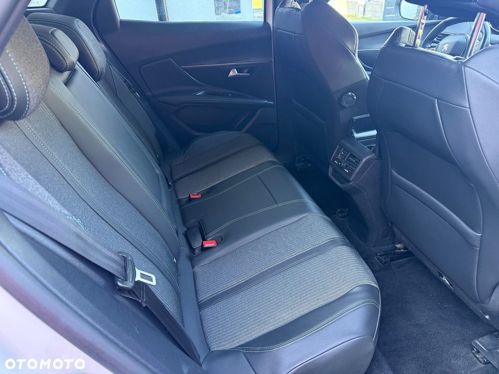 Peugeot 3008 1.6 PureTech Hybrid PHEV Allure Pack S&S EAT8 - 11