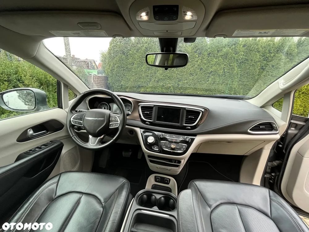 Chrysler Pacifica - 29