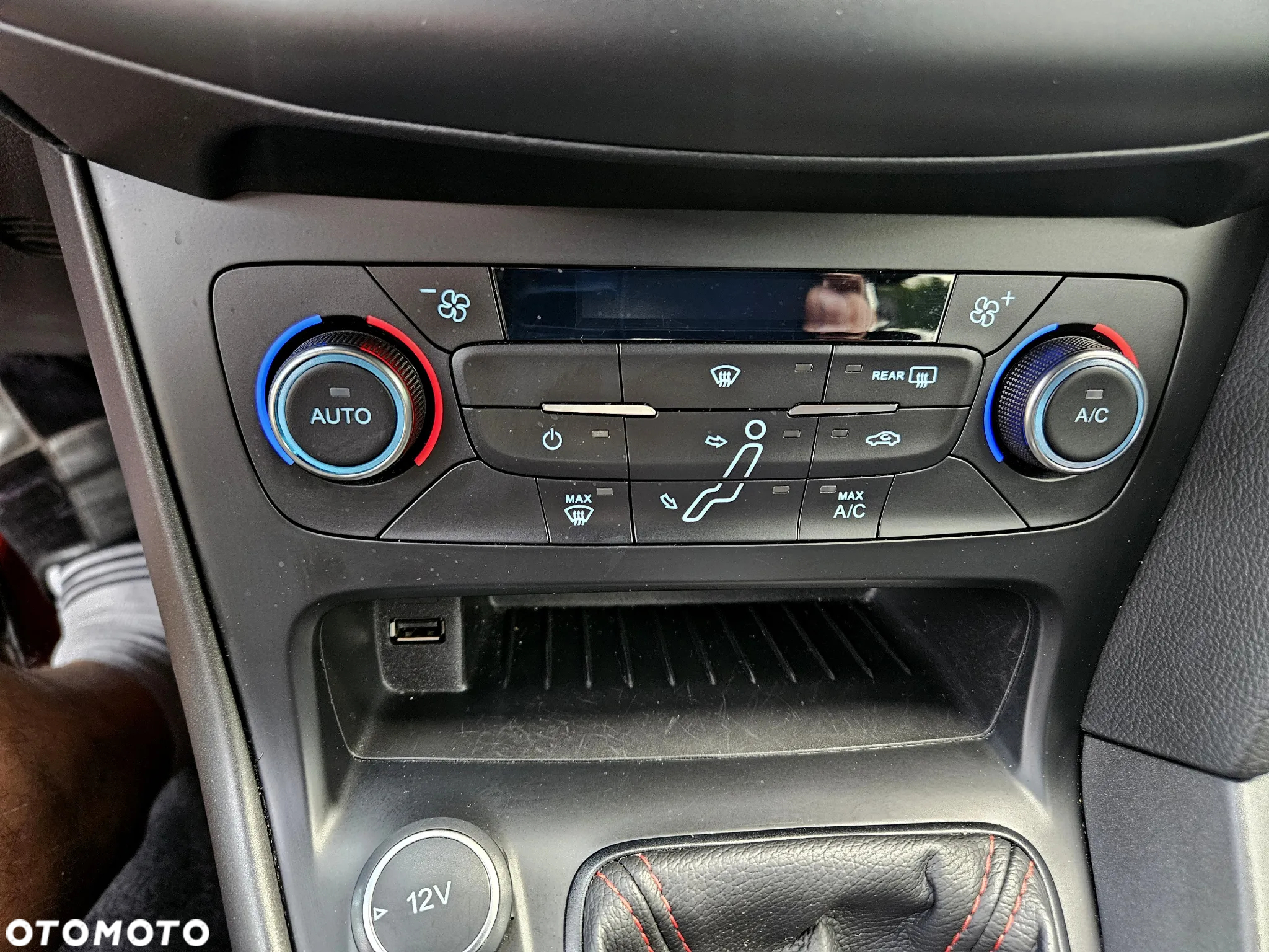Ford Focus 1.0 EcoBoost Hybrid ST-LINE - 18