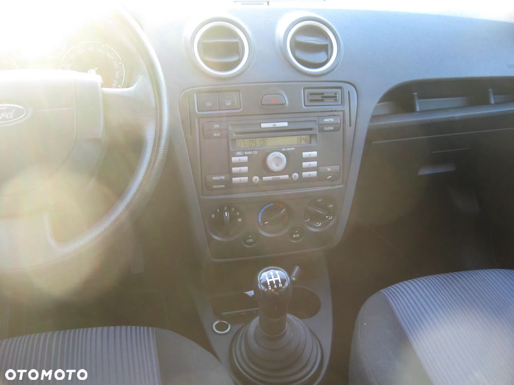 Ford Fusion 1.25 Ambiente - 11