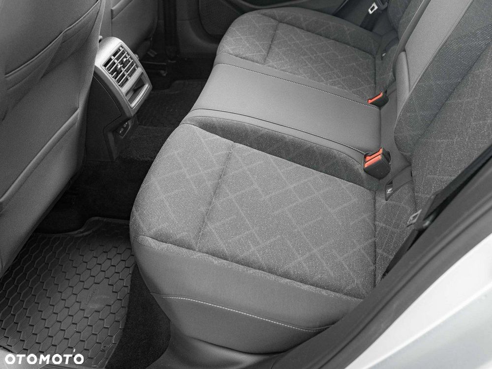 Volkswagen Golf - 27