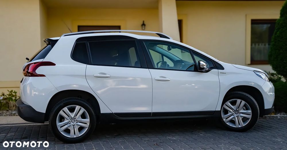 Peugeot 2008 1.2 Pure Tech Style EU6 - 24