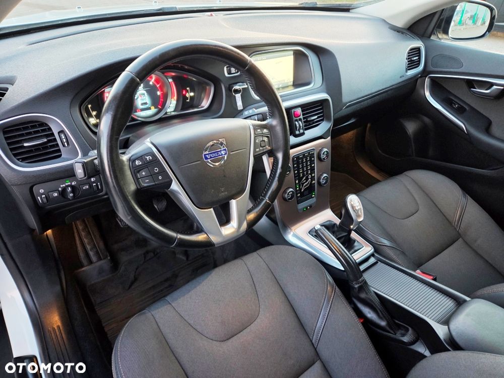 Volvo V40 Cross Country D2 Momentum - 26