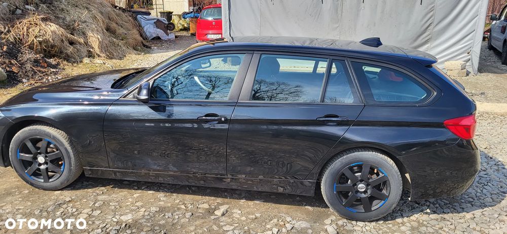 BMW Seria 3 318i - 8