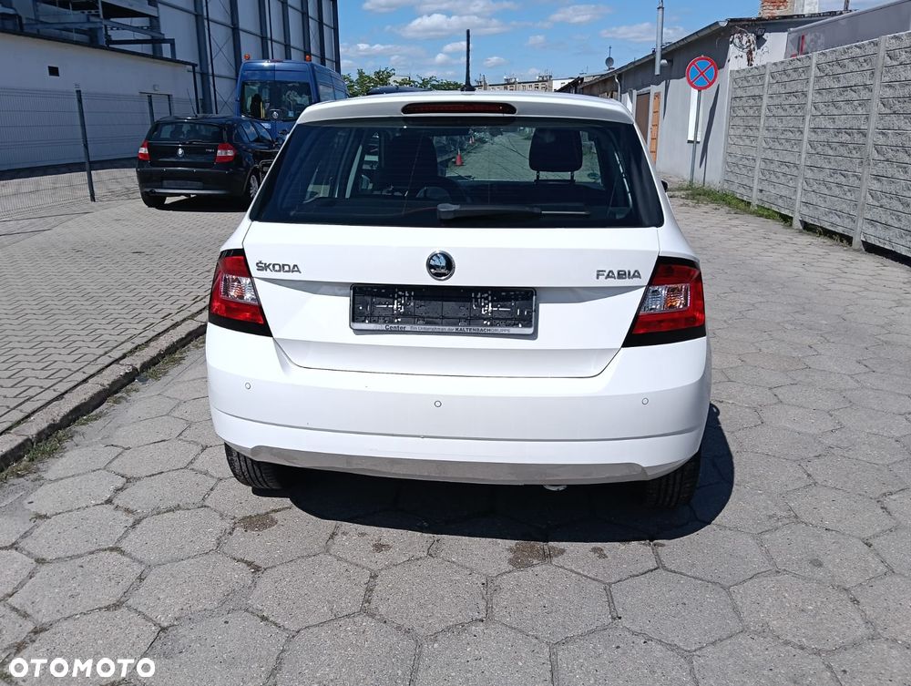 Skoda Fabia 1.0 Edition - 4