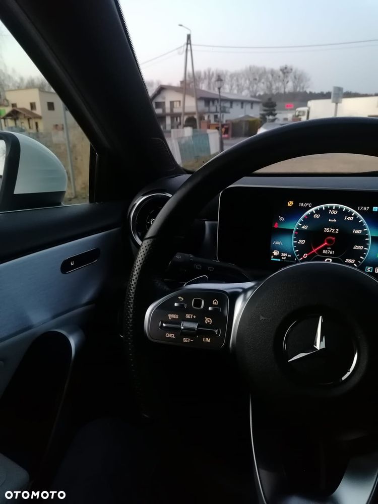 Mercedes-Benz Klasa A 200 d AMG Line 8G-DCT - 2