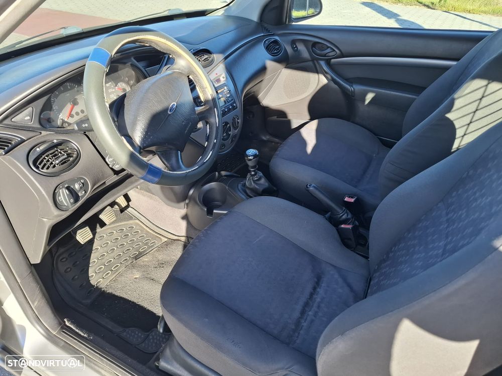 Ford Focus 1.8 TDdi Trend - 9