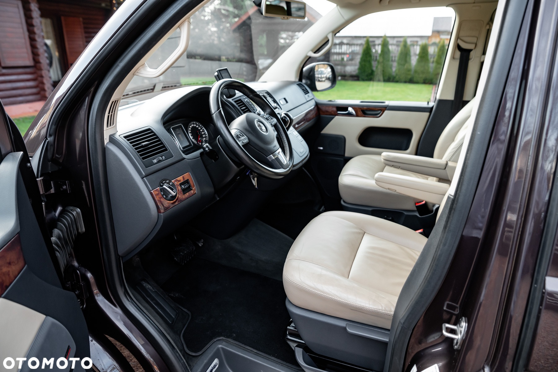 Volkswagen Multivan - 16