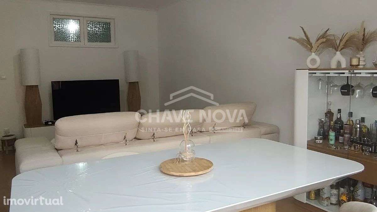 Apartamento T2+1 c/Lugar de Garagem em Oliveira do Douro - Grande imagem: 3/12